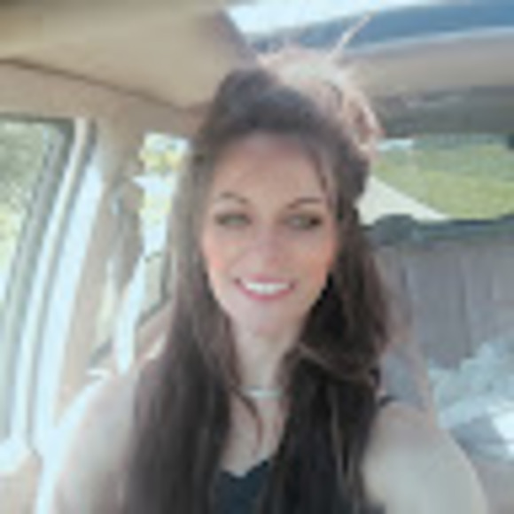 Meet your Posher, Corie - Picture 1 of 1